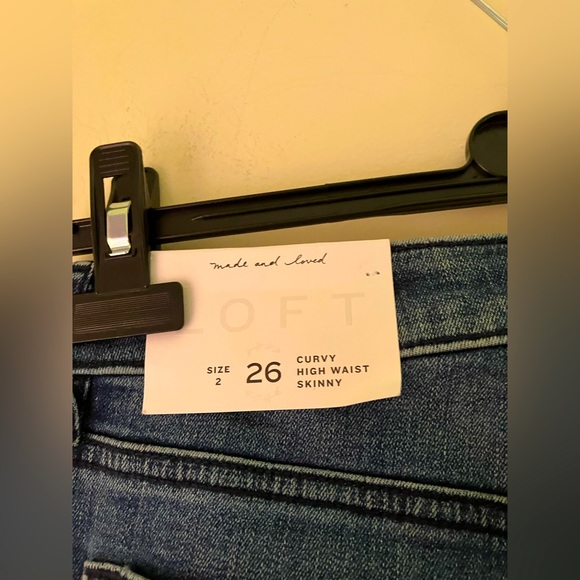Loft Curvy High Waisted Skinny Jeans - Picture 4 of 5